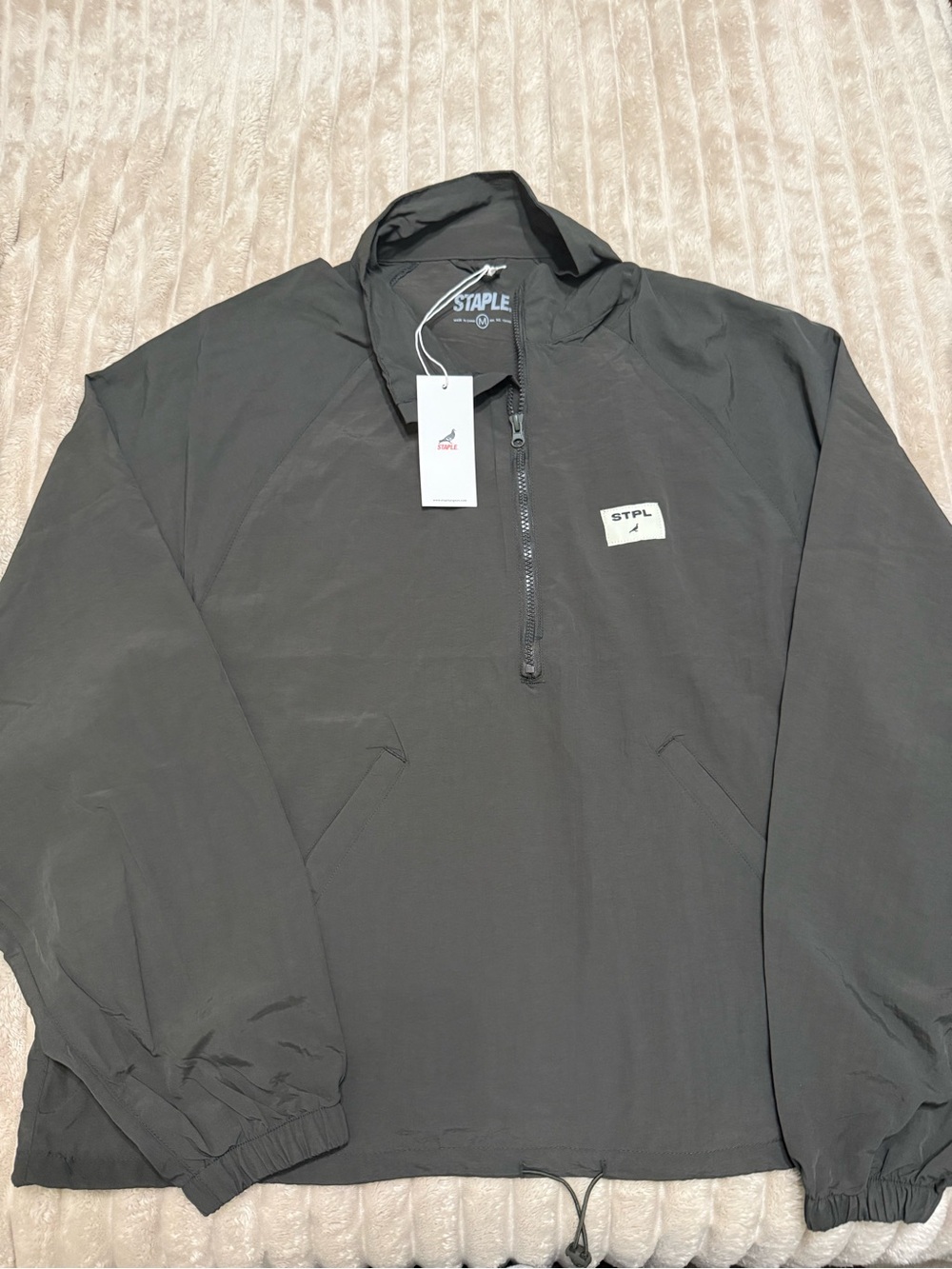Men’s medium Staple Dark Gray Quarter-Zip Pullover Anorak